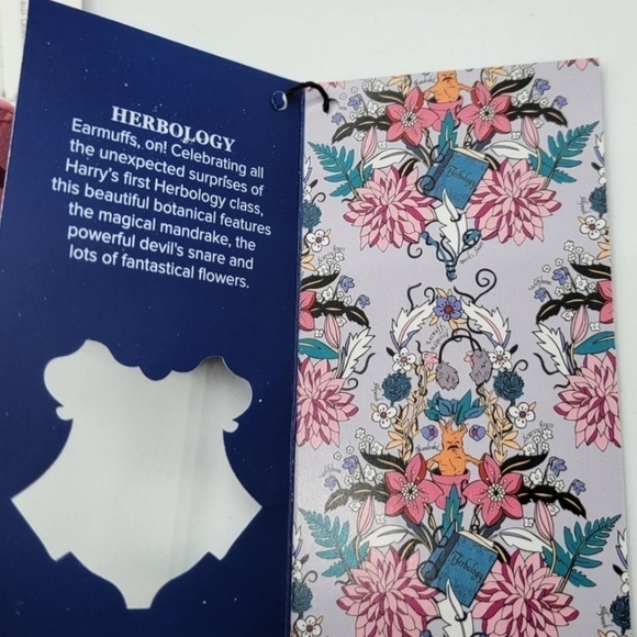 Vera Bradley Harry Potter Book Bag Charm - Picture 4 of 6